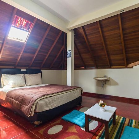 Pele Guesthouse Bandung Ngoại thất bức ảnh