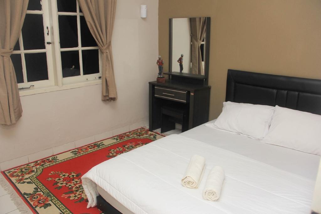 Pele Guesthouse Bandung Ngoại thất bức ảnh