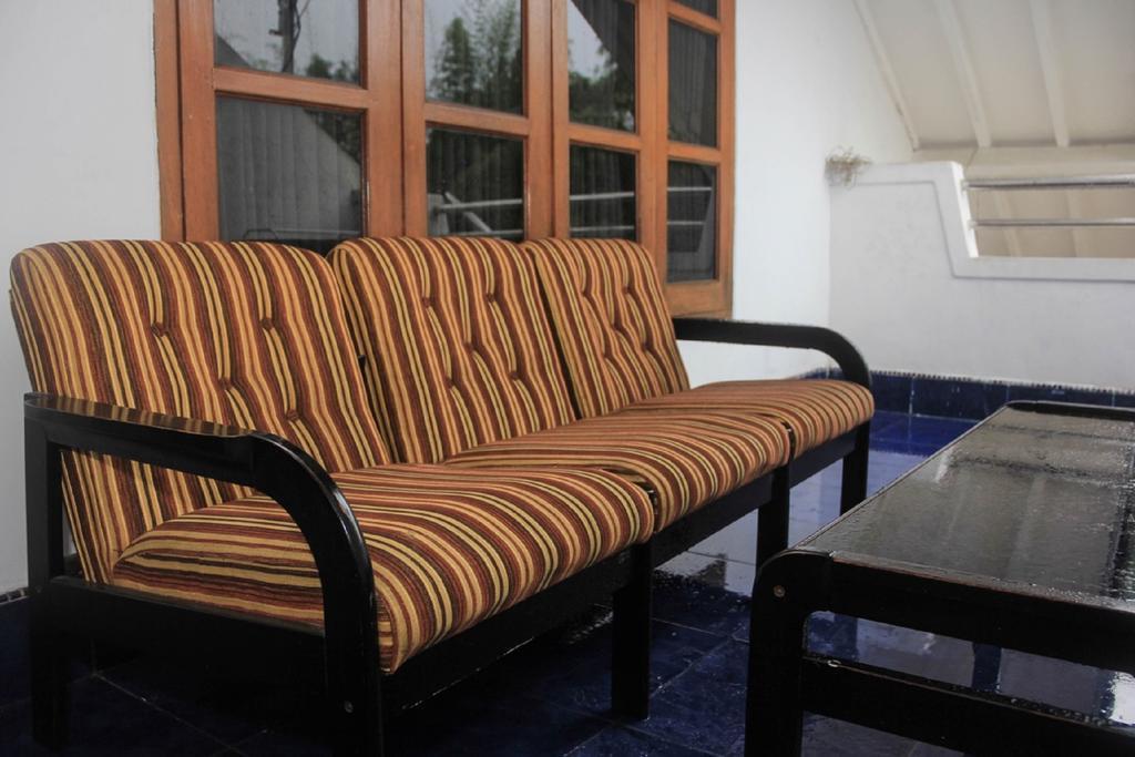 Pele Guesthouse Bandung Ngoại thất bức ảnh