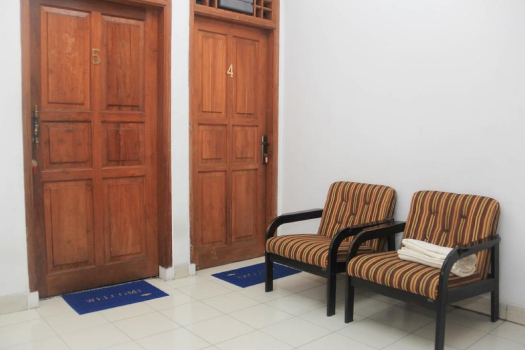 Pele Guesthouse Bandung Ngoại thất bức ảnh