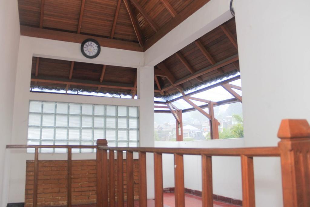Pele Guesthouse Bandung Ngoại thất bức ảnh