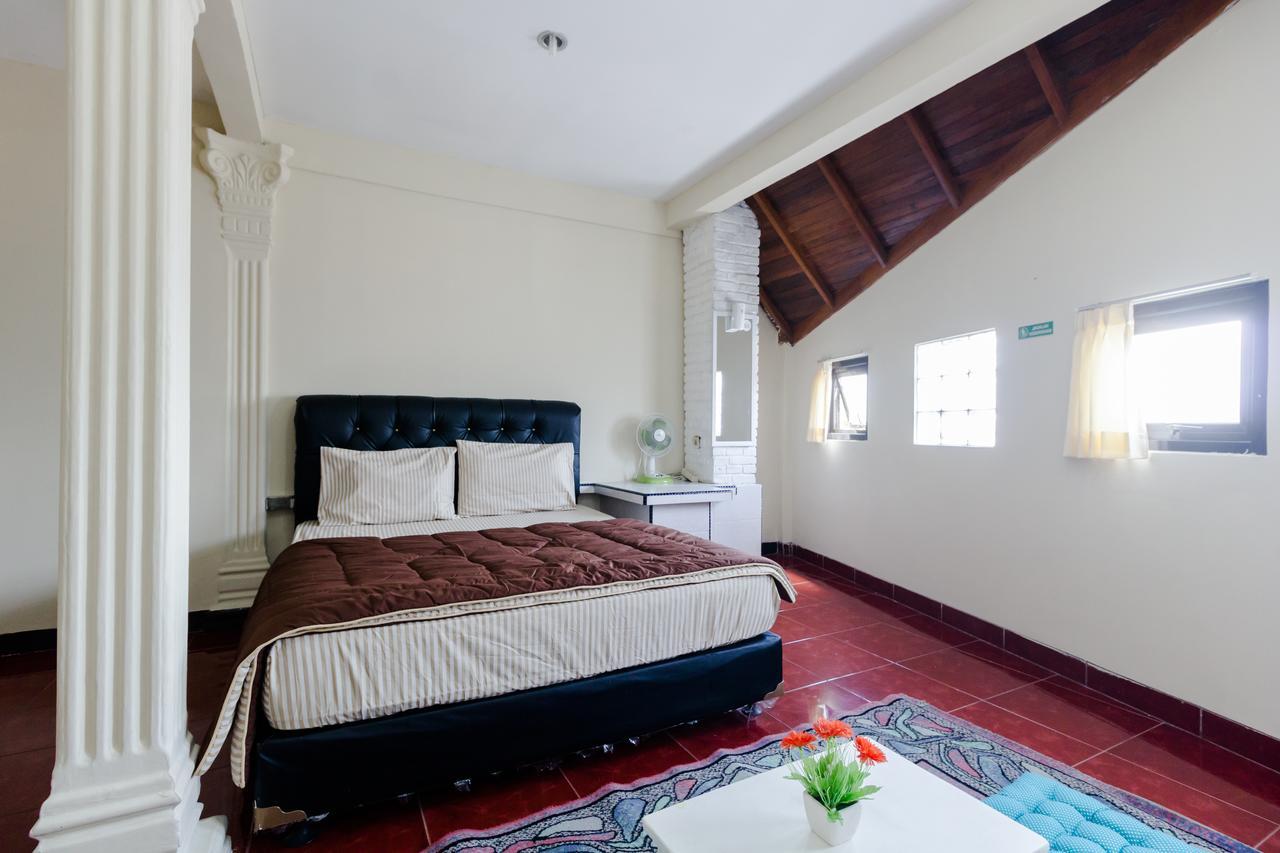 Pele Guesthouse Bandung Ngoại thất bức ảnh