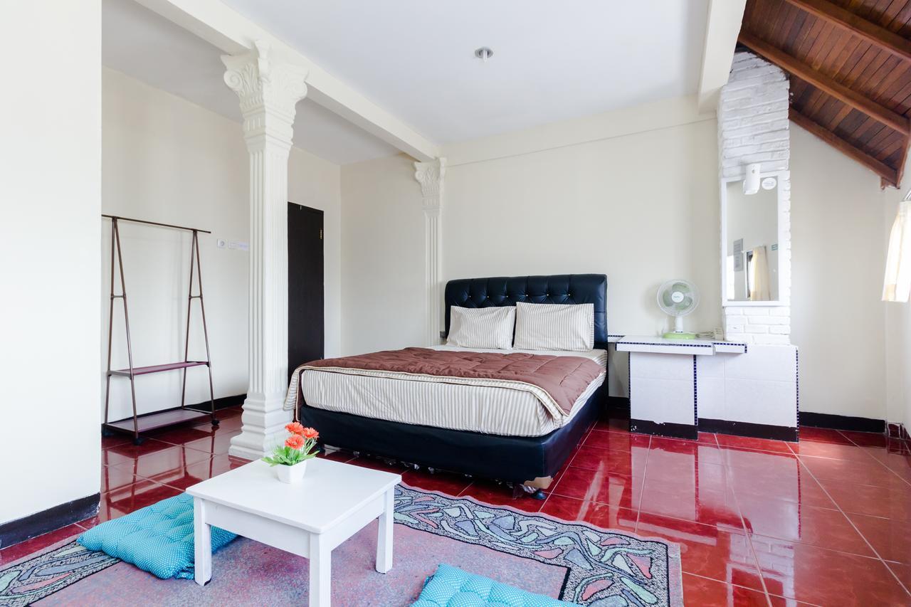 Pele Guesthouse Bandung Ngoại thất bức ảnh