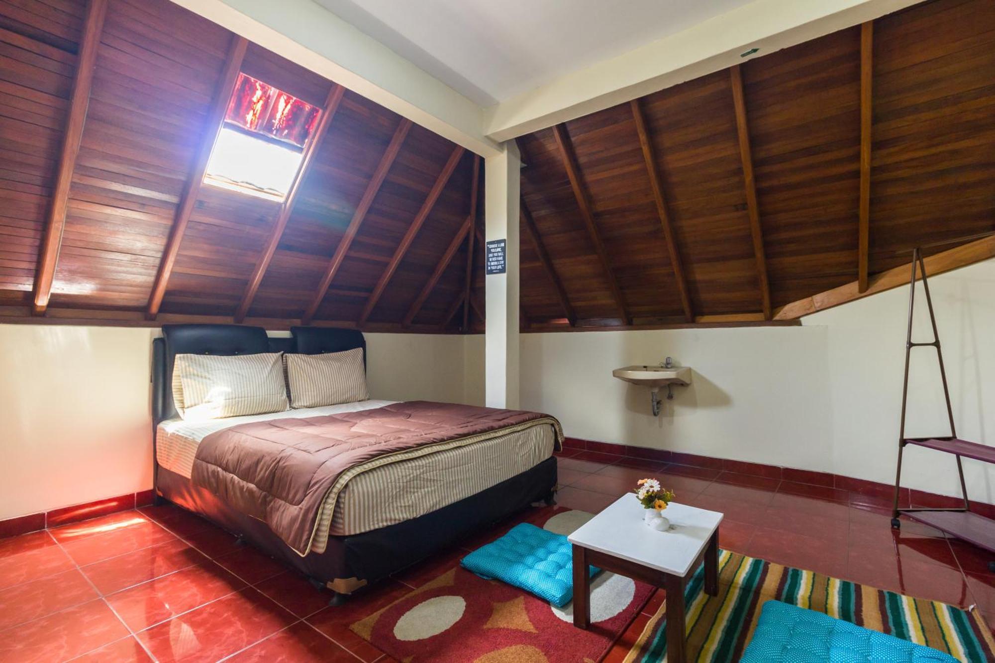 Pele Guesthouse Bandung Ngoại thất bức ảnh