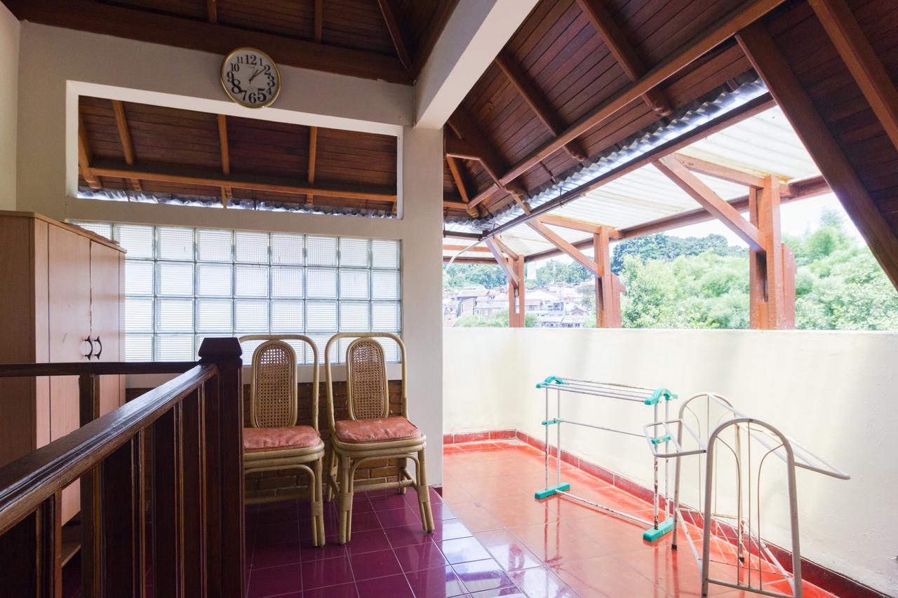 Pele Guesthouse Bandung Ngoại thất bức ảnh