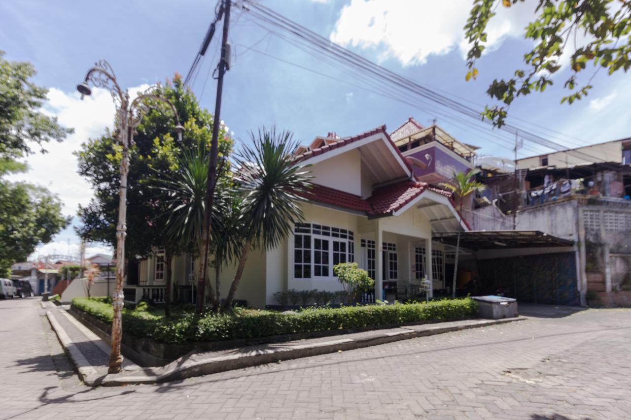 Pele Guesthouse Bandung Ngoại thất bức ảnh