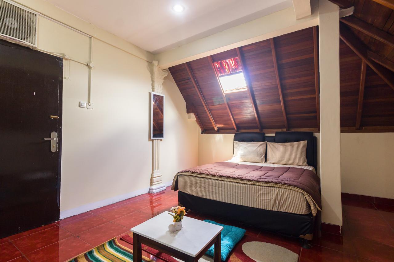 Pele Guesthouse Bandung Ngoại thất bức ảnh