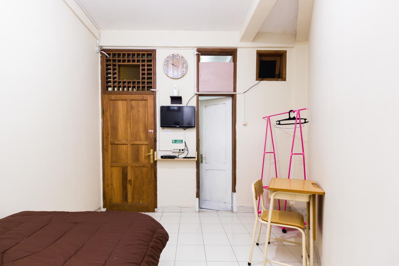 Pele Guesthouse Bandung Ngoại thất bức ảnh